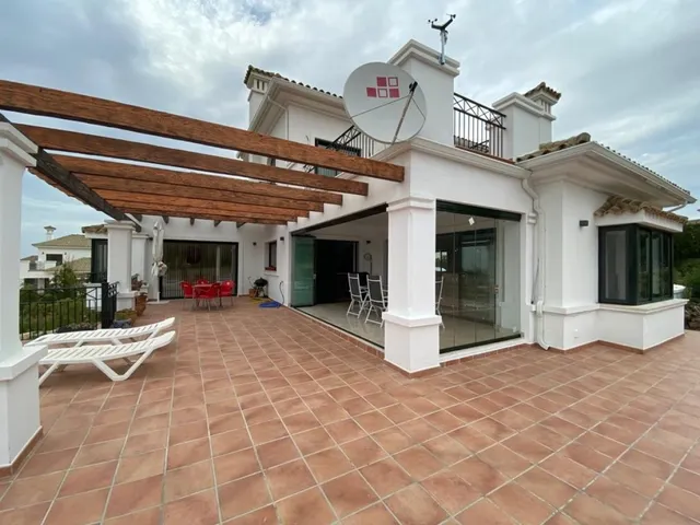 VILLA DE LUJO EN EL CAMPO DE GOLF — 36