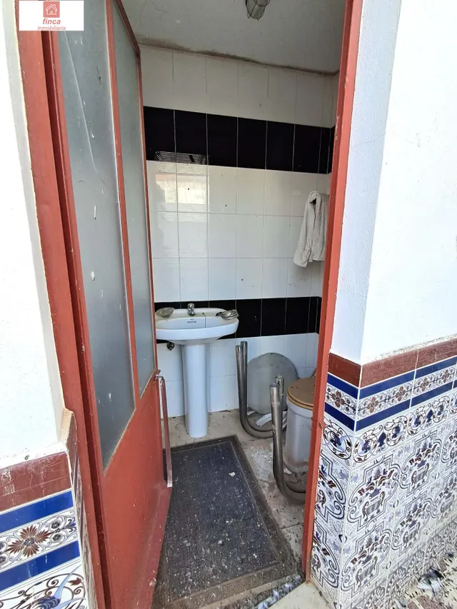 Se vende vivienda doble en Montijo, zona centro, plaza santa clara, a tres calles, con garaje y piscina — 22