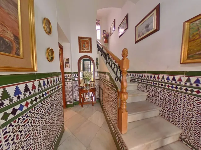 ESPECTACULAR CASA JUNTO A LA PLAZA DE  SAN MIGUEL. — 3