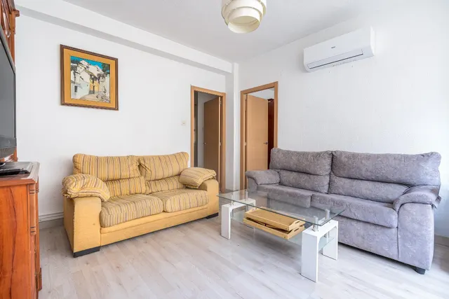 PISO JUNTO CAMINO DE RONDA — 7