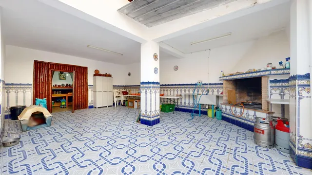 PRECIOSA Y ESPECTACULAR  CASA EN CHIVA  . OJO INVERSORES!!! — 8
