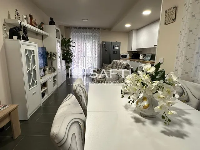 Piso reformado en Benicarló con terraza y ascensor