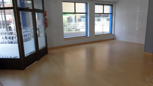 LOCAL CENTRICO — 4