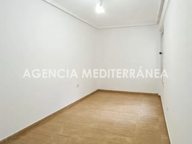 Amplio y luminoso piso en Burjassot, junto al metro — 10