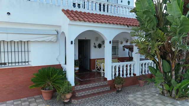 Chalet independiente de esquina con piscina y terraza con vistas al mar en El Rompido Cartaya, Huelva. — 10