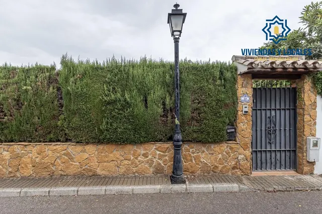 Casa con piscina en urb los chopos - Las Gabias — 25