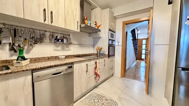 EXCLUSIVA CASA TIPO DÚPLEX TOTALMENTE REFORMADA EN CABEZO DE TORRES. — 11