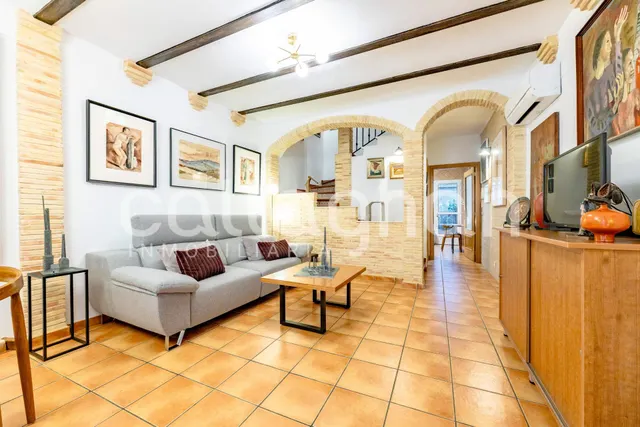 Casa de pueblo reformada en Canet Den Berenguer — 6