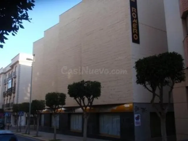 EDIFICIO COMERCIAL HACIENDO ESQUINA DISTRIBUIDO EN PLANTA SÓ - foto 5
