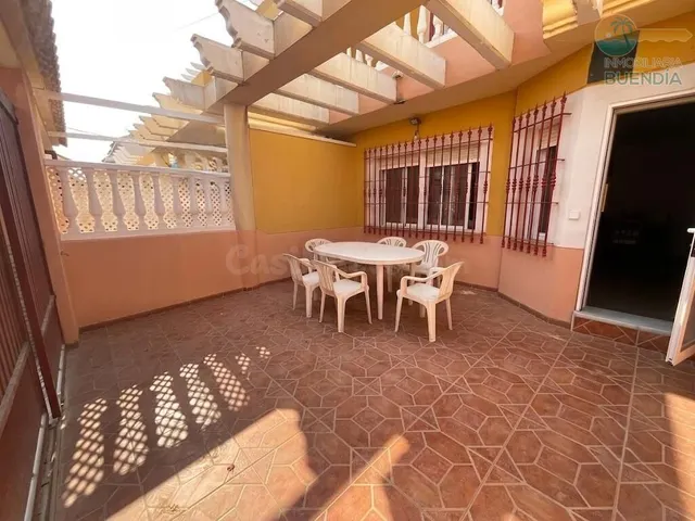Triplex en bahia con amplias terrazas y plaza de parking — 2