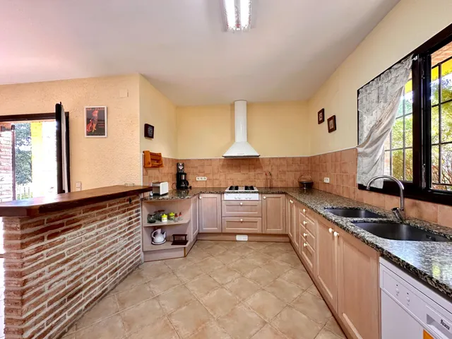 CALONGE: CHALET CON LICENCIA TURÍSTICA, GARAJE, JARDÍN Y PISCINA. ZONA MAS AMBRÓS - VIZC. CABANYES. — 12