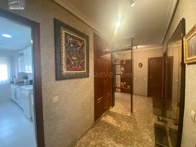 Grupo la Noria VENDE amplio piso SIN ascensor. 4 hab, 2 Baños. Completamente AMUEBLADO y EQUIPADO. — 5