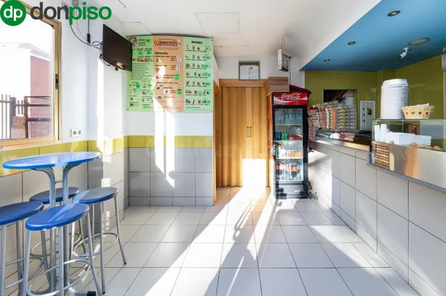 VENTA DE LOCAL EN URBANIZACION PARQUE NUEVA GRANADA (GRANADA) — 4