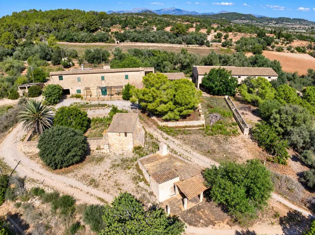 Alquería histórica de 1852 con más de 33.000 m2 en Porreres - foto 3