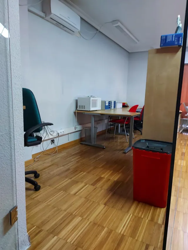 SE VENDE O ALQUILA LOCAL DE OFICINAS Y DESPACHOS EN BENIAJAN — 13