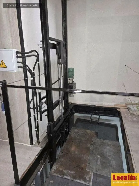 Venta de locales contiguos y céntricos en Maliaño - foto 5