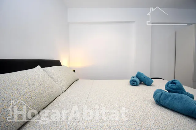¡Espectacular! Amplio, moderno y reformado, todo amueblado y cerca del centro — 45