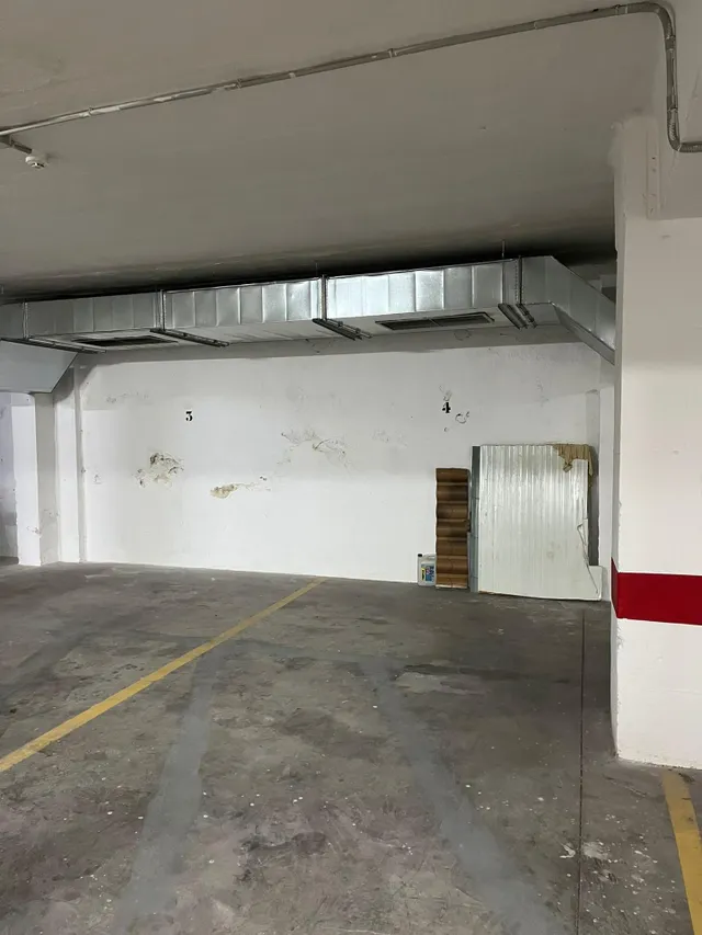Alquiler plaza de aparcamiento para moto en Arabial — 2