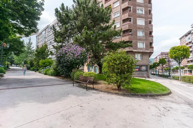 Piso en Hermanos Menendez Pidal — 41