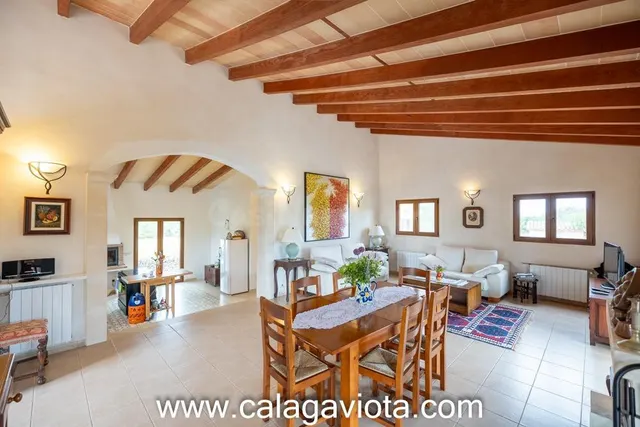 Encantador chalet con piscina y gran terreno a solo 2 minuto - foto 5