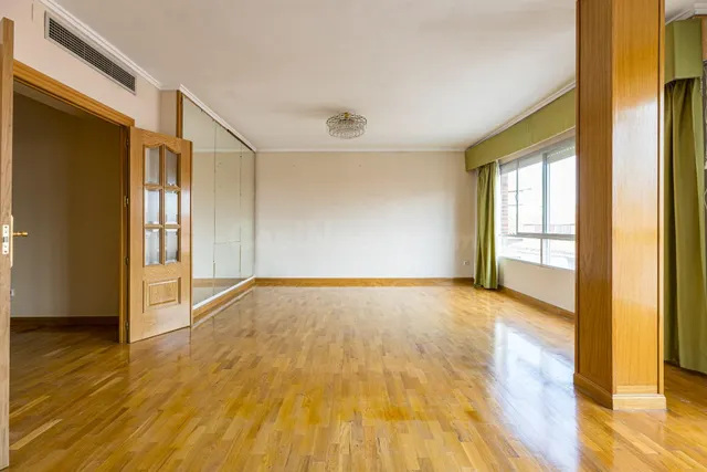 Vivienda muy luminosa en plaza Cruz Roja — 3