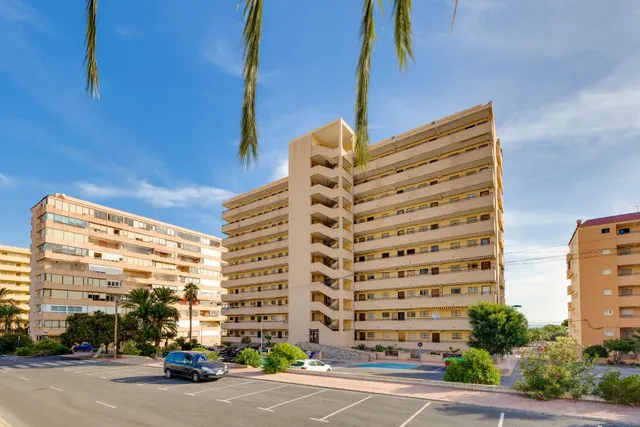 Vistas al mar! piso de 2 dormitorios en Torrevieja , totalmente reformado — 35