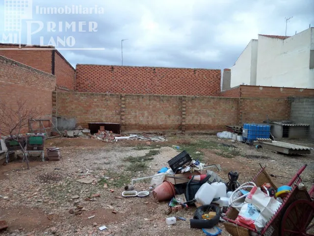 Se vende casa para reformar de 519m2 de terreno y 17 metros  - foto 2