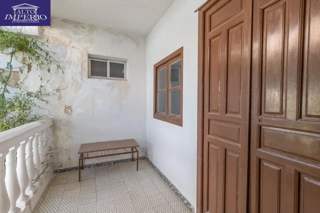 EXCEPCIONAL OPORTUNIDAD EN PLENO CENTRO DE HUÉTOR VEGA — 40