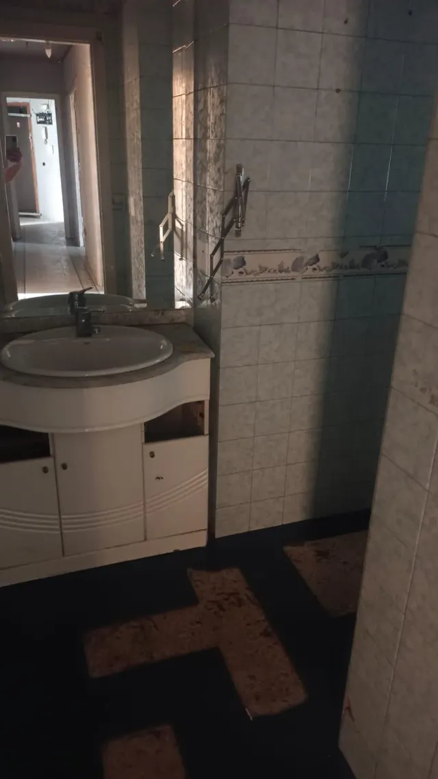Amplio Piso en Villaverde Alto: Oportunidad Única para Reformar — 10