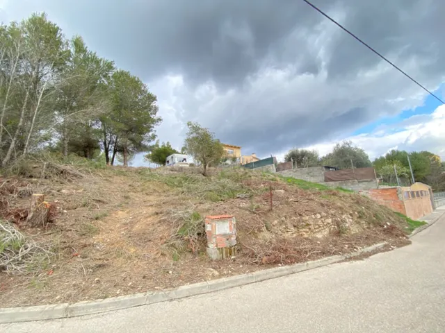 Gran parcela a la venta en River Park — 2