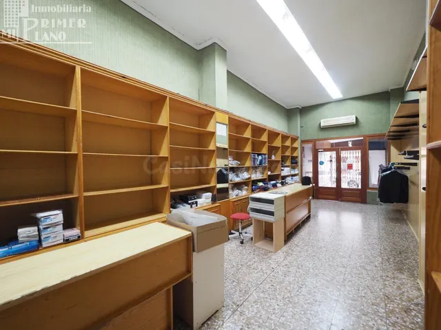 ¡Magnífico Local Comercial en Venta en el Centro de Tomellos