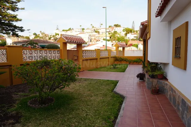 Casa-Chalet en Venta en Málaga Málaga MIRAFLORES DEL PALO - foto 5