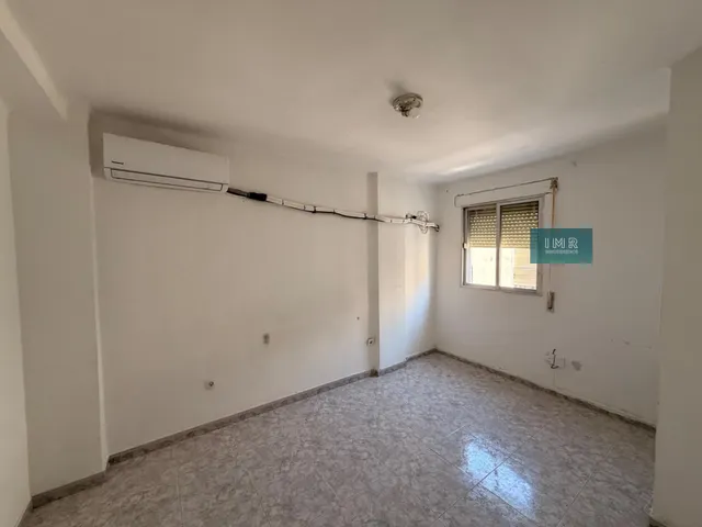 ¡Gran Oportunidad de Inversión y Reforma en San Juan de Aznalfarache! — 8