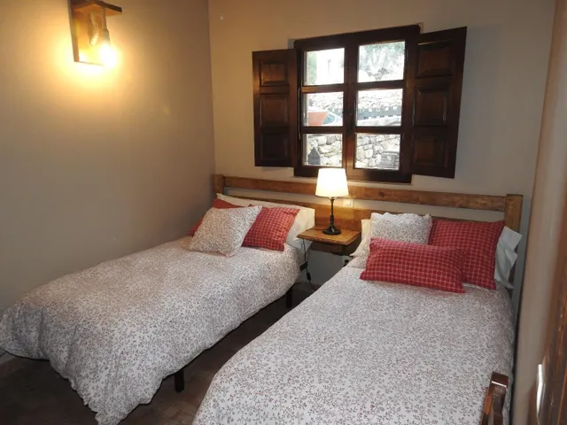 POSADA CON MUCHO ENCANTO EN CABUÉRNIGA.- — 24