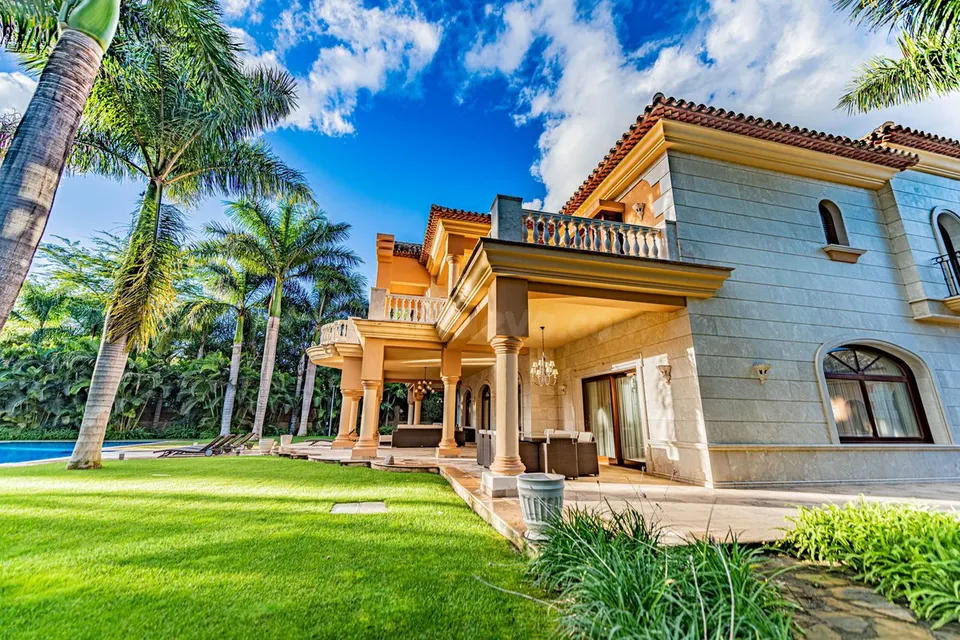 Chalet 8 habitaciones 1900m² en venta - Marbella