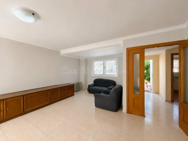 EXCLUSIVA VIVIENDA DE 250 m2 ÚTILES CON GARAJE, BUHARDILLA,  - foto 3