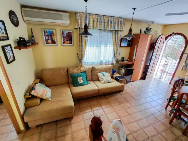 CUNIT CASA ESQUINERA EN VENTA MUY CERCA DEL MAR - foto 4