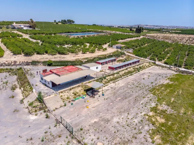 SE VENDE FINCA RÚSTICA DE 27.000 m Los Montesinos — 38