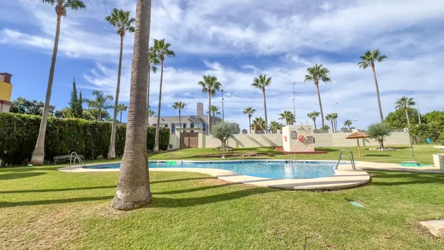 Casa adosada de 4 dormitorios en El Rosario, Marbella — 17
