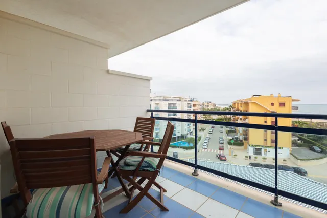 MAGNÍFICO ÁTICO CON VISTAS AL MAR — 42