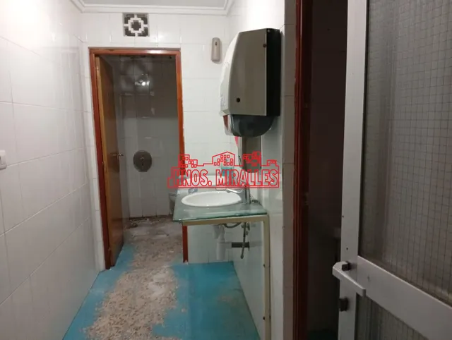 SE VENDE COMPLEJO EN ELCHE — 31