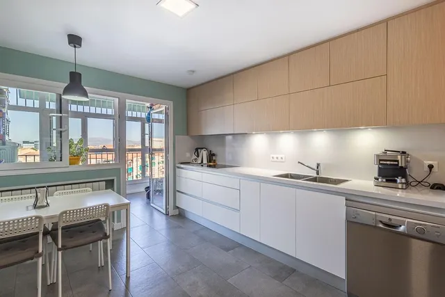 PISO REFORMADO CON VISTAS PANORÁMICAS A UN PASO DEL CENTRO DE GRANADA — 13