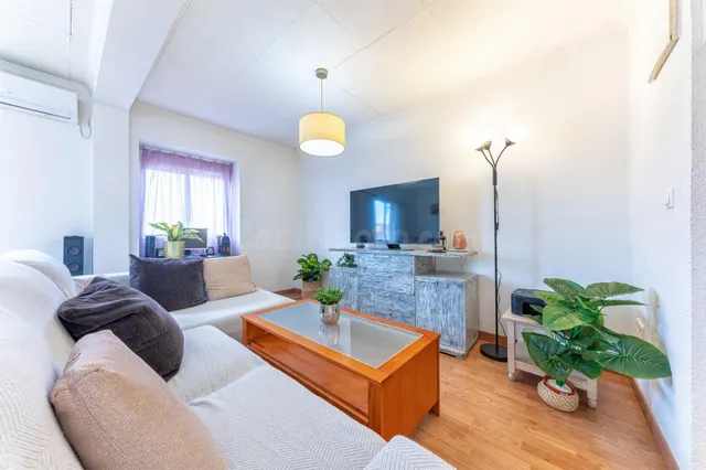 ¡Atención Inversores! Se vende piso de 2 dormitorios alquila - foto 3