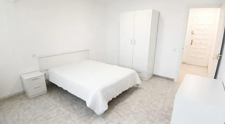 Se alquila Habitación  zona Miller Bajo.