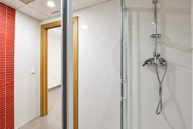 Vivienda en dos alturas con terraza privada y pérgola en Alaquàs — 10