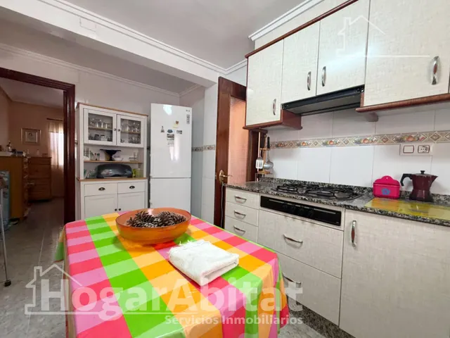 CHALET CON PISCINA, GARAJE Y TERRAZA — 8