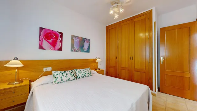 CHALET CON AMPLIA PARCELA JUNTO A LA PLAYA DE LAS HIGUERICAS – TORRE DE LA HORADADA — 19