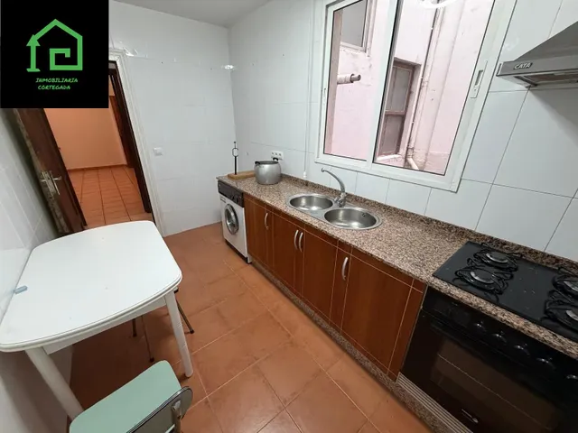 AMPLIO PISO EN PLENO CENTRO DE VILAGARCÍA DE AROUSA PARA REFORMAR — 31