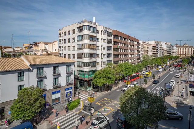 FUENTE DE LAS BATALLAS-PISO DE 197m2 EN EDIFICIO ZAIDA — 32