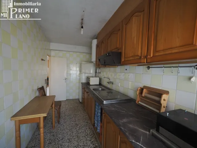 Amplio Piso en Tomelloso para Reformar a Buen Precio — 2